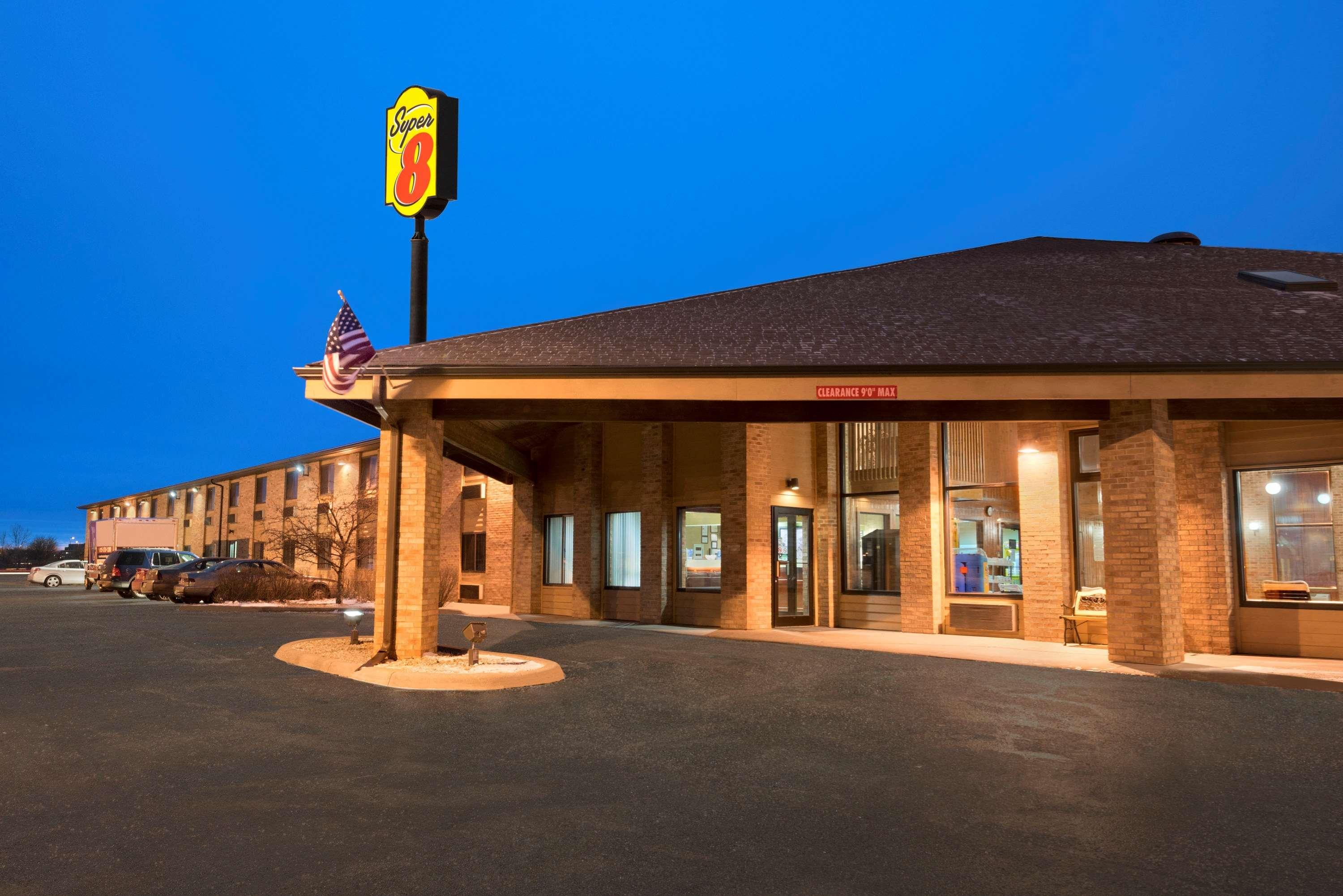 Super 8 By Wyndham Green Bay I-43 Bus. Park מראה חיצוני תמונה