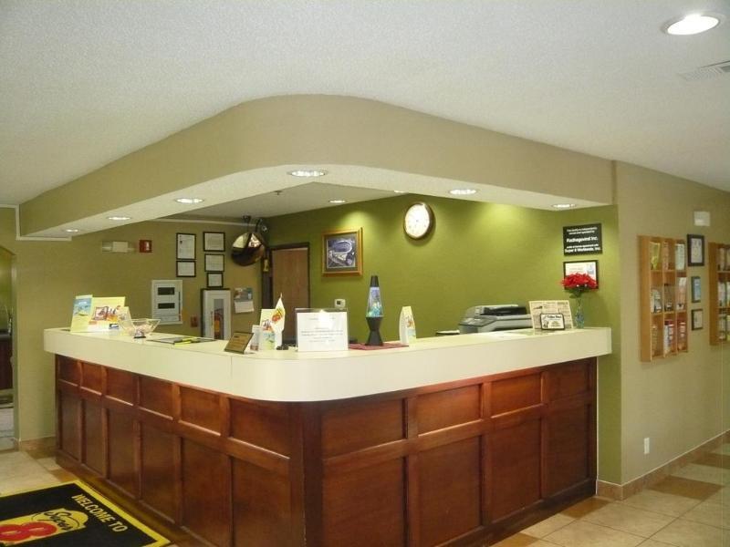 Super 8 By Wyndham Green Bay I-43 Bus. Park מראה חיצוני תמונה